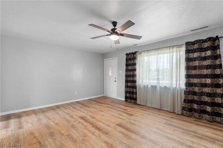 6974 Lutz Avenue Northwest, Massillon, OH - Photo 5