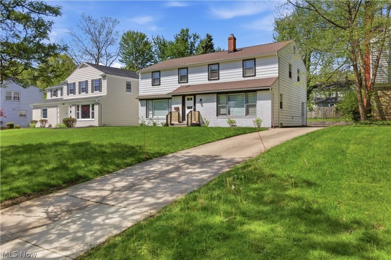 2056 Laurel Hill Drive, South Euclid, OH - Photo 2