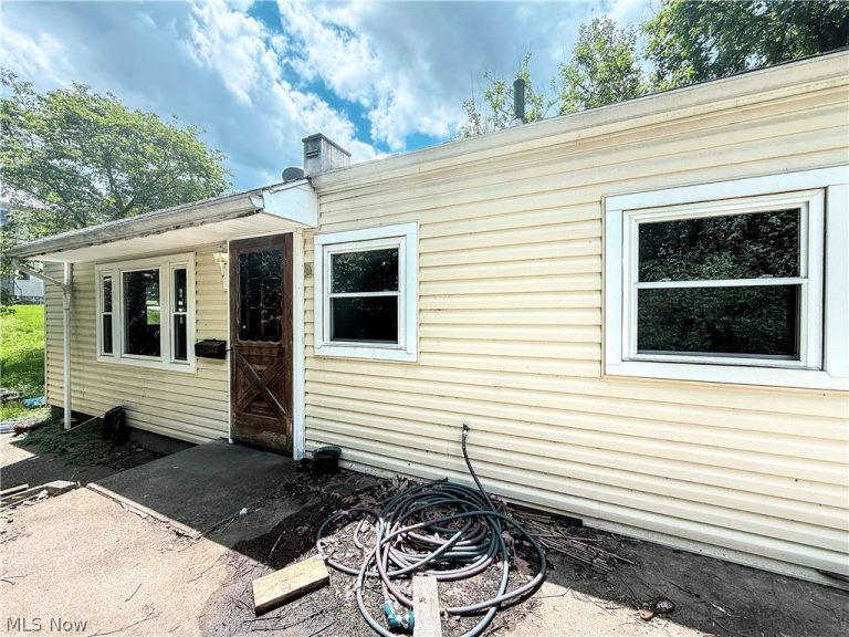 607 Cutler Street, Marietta, OH - Photo 3