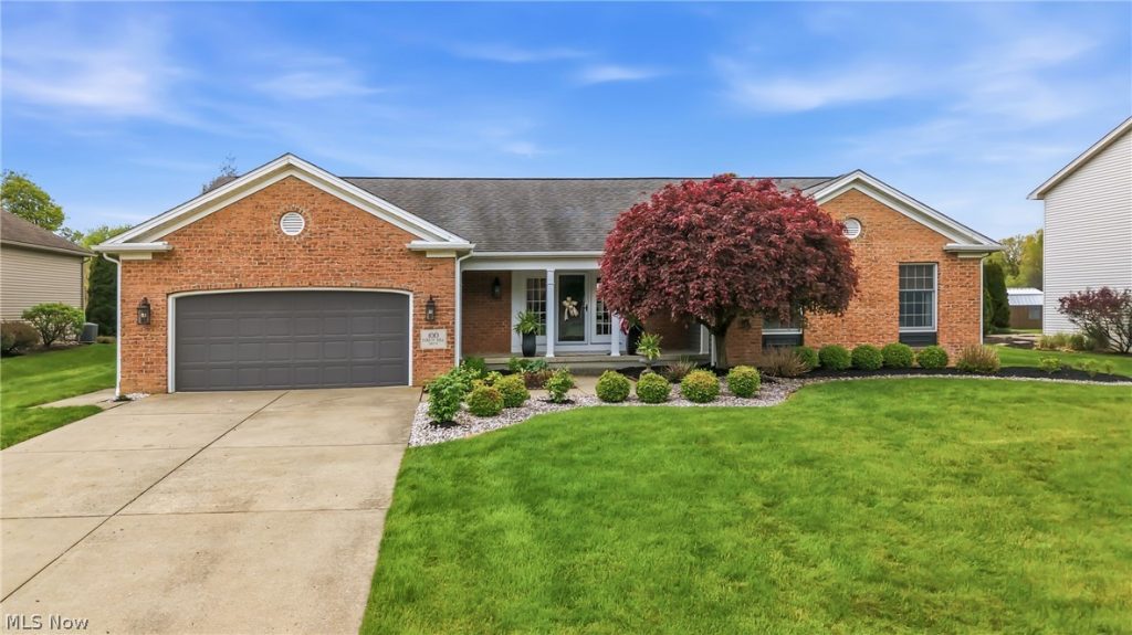 100 Forest Hill Drive, Hubbard, OH