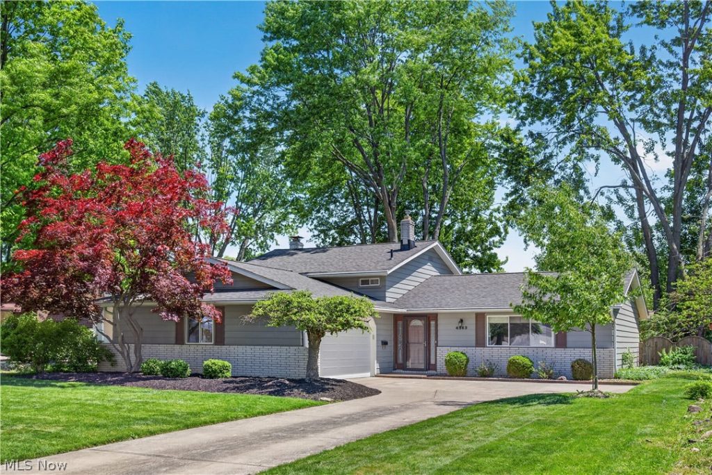 4563 Azalea Lane, North Olmsted, OH