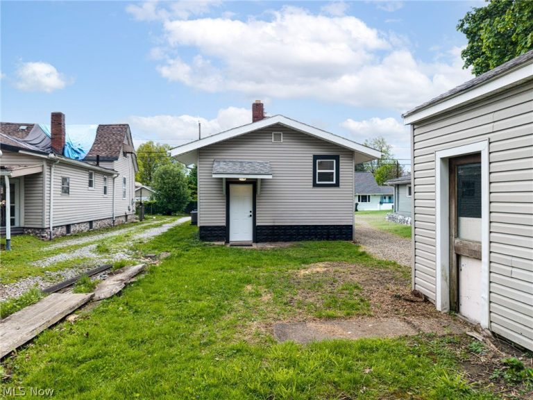 532 Washington Avenue, Barberton, OH - Photo 3