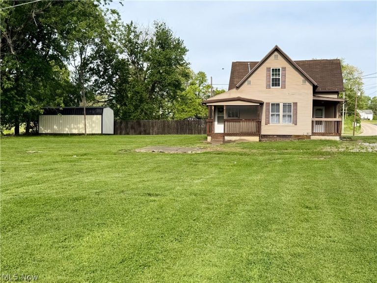 66 Federal Street, Little Hocking, OH - Photo 2