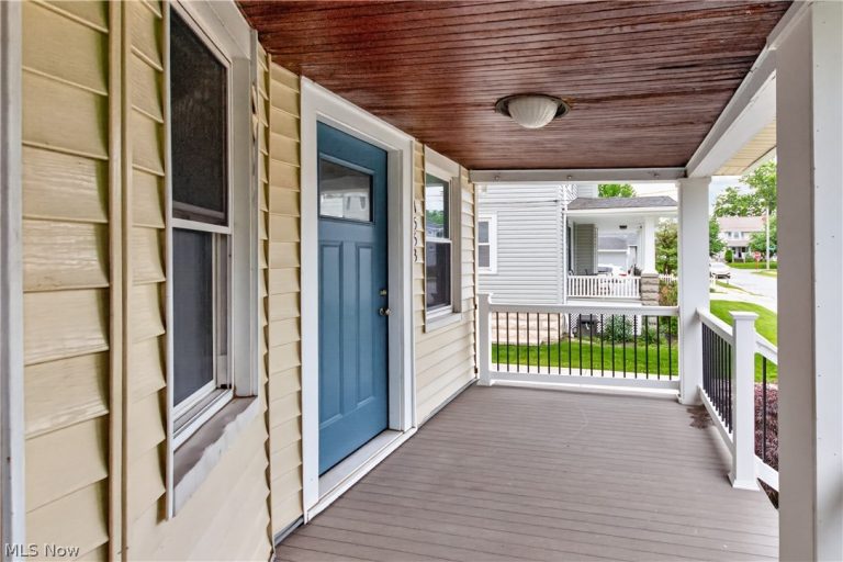 1553 Rockway Avenue, Lakewood, OH - Photo 6