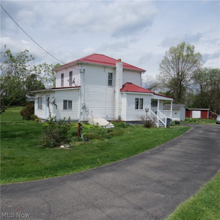22 Maple Hill Road, Salineville, OH - Photo 2