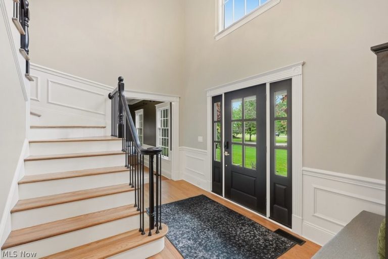 6598 Ebury Circle, Hudson, OH - Photo 4