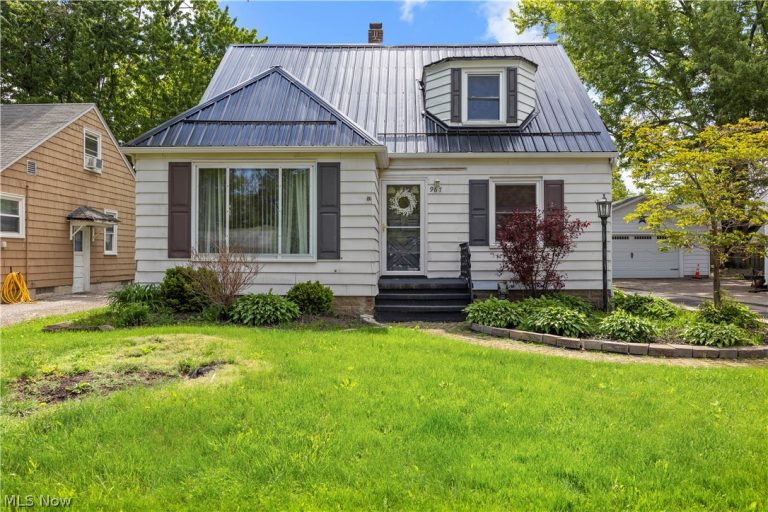 967 Gulf Road, Elyria, OH, 44035