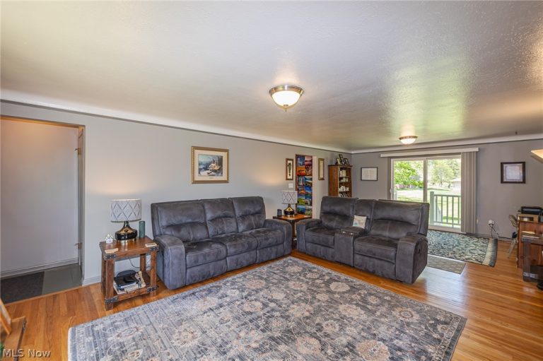 1055 Twilight Drive, Seven Hills, OH - Photo 8
