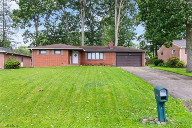 3233 Greenpark Street, Massillon, OH, 44646