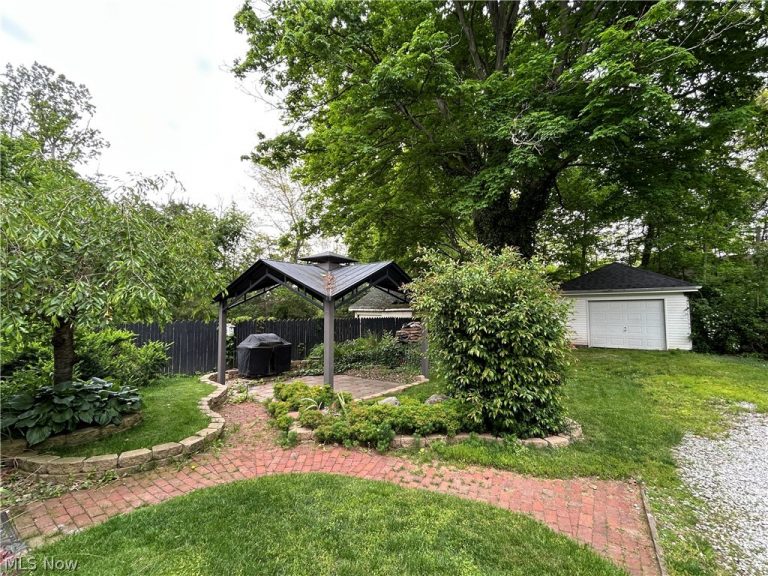 153 Burns Avenue, Akron, OH - Photo 4