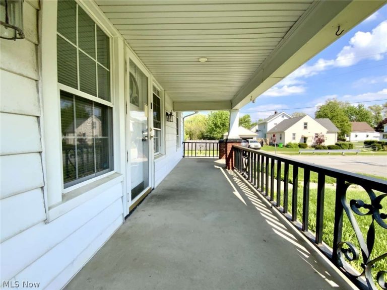 21491 Naumann Avenue, Euclid, OH - Photo 2