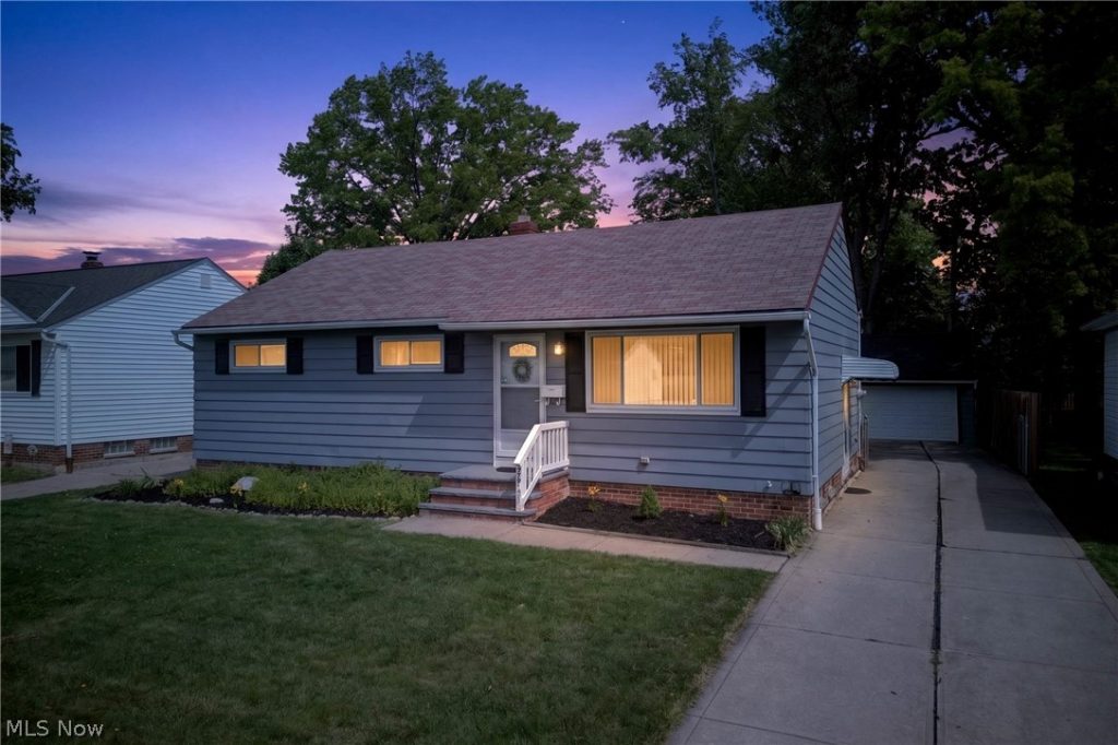 30121 Vineyard Road, Willowick, OH