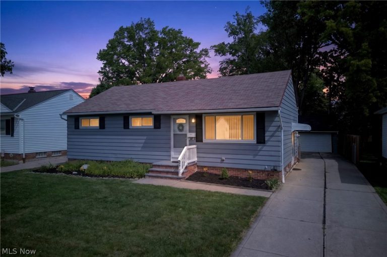 30121 Vineyard Road, Willowick, OH, 44095