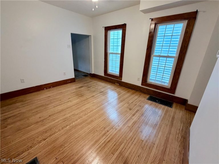 4254 Harrison Street, Bellaire, OH - Photo 3