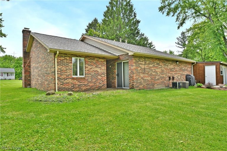 2237 Cadwallader Sonk #A, Cortland, OH - Photo 5