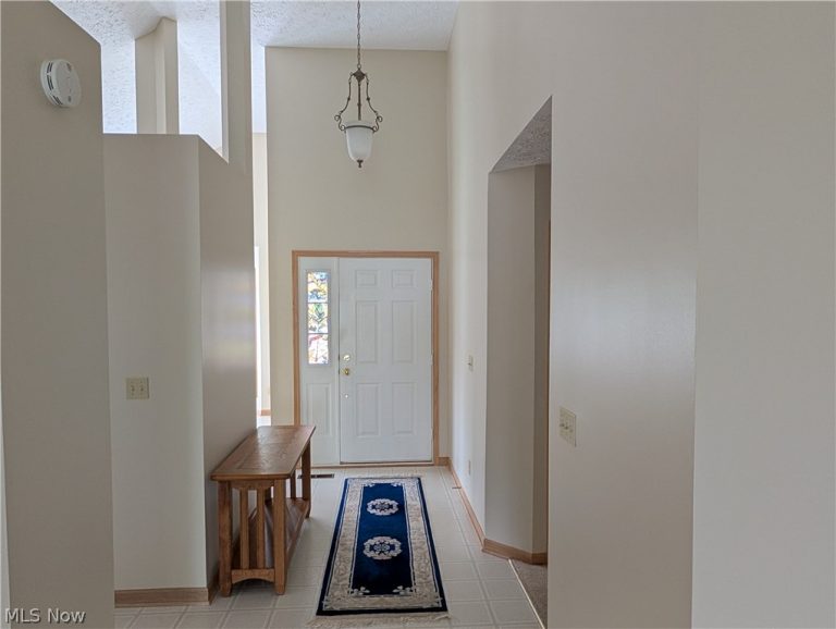 15282 Oak Hollow Lane, Strongsville, OH - Photo 4