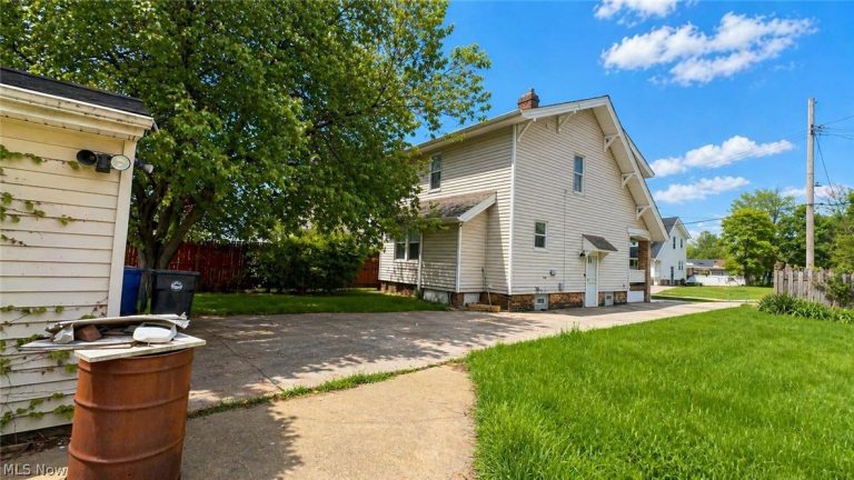 15002 Upton Avenue, Cleveland, OH - Photo 3