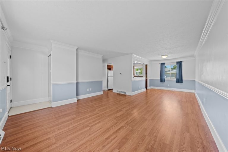 34605 Glen Drive, Eastlake, OH - Photo 8