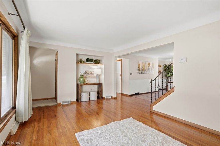 30401 Harrison Street, Willowick, OH - Photo 8