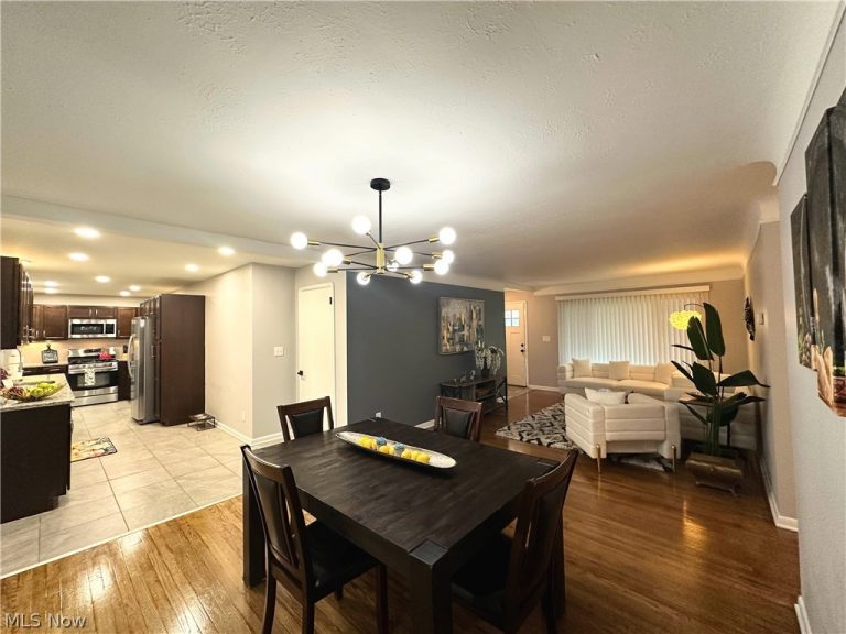 244 Starlight Drive, Seven Hills, OH - Photo 3