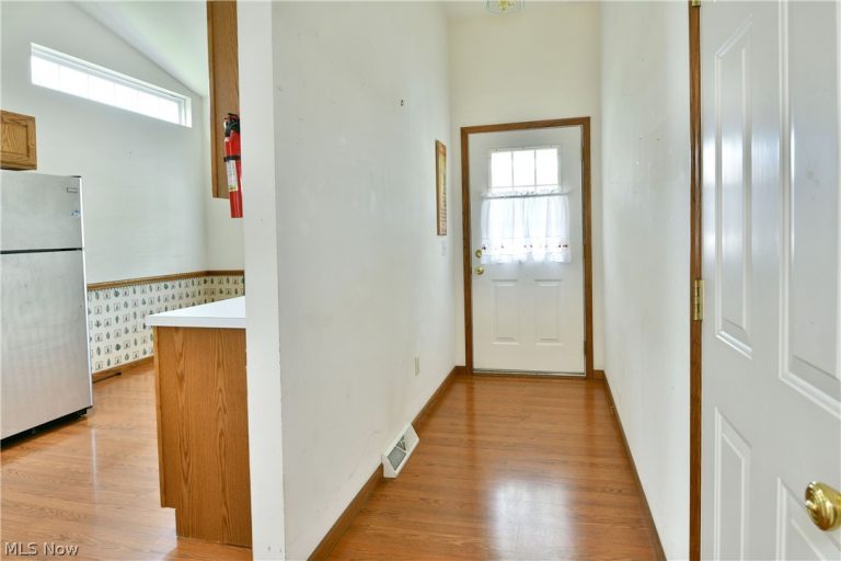 23 Eagle Pointe, Cortland, OH - Photo 8