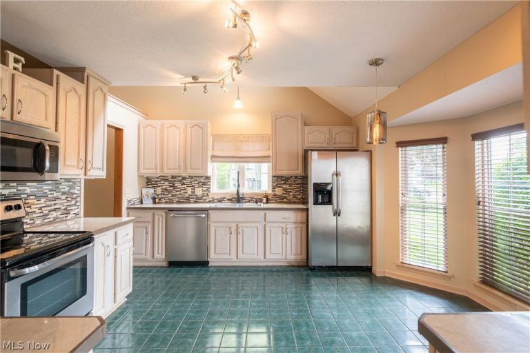 4534 Cobblestone Trail, Ravenna, OH - Photo 8