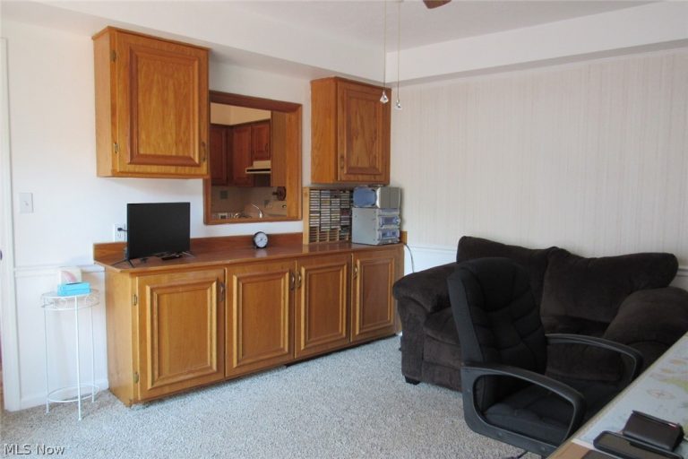 7 Meadowlawn Drive #19, Mentor, OH - Photo 8
