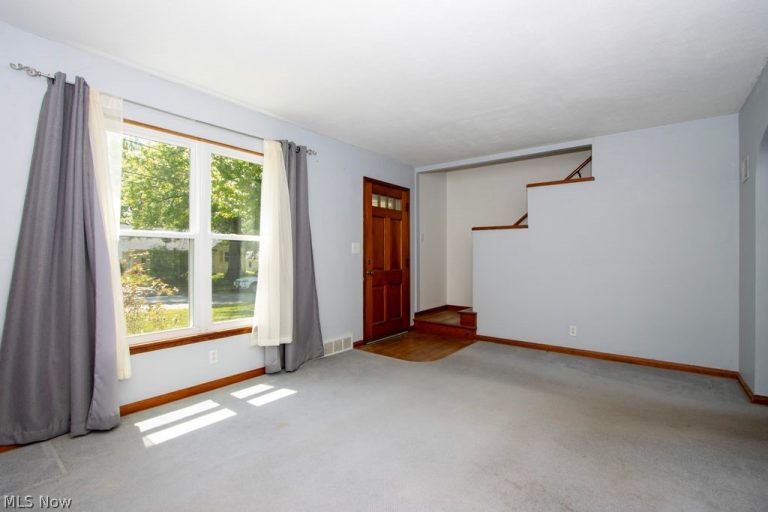 576 Hartzler Street, Wooster, OH - Photo 2
