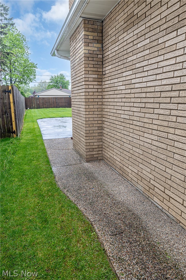 12017 Denver Drive, Parma Heights, OH - Photo 3