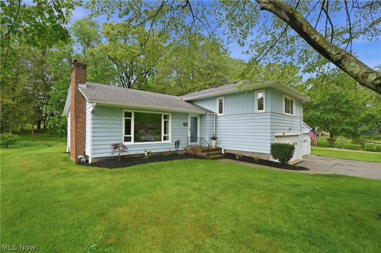 5912 Woodward Drive, Akron, OH - Photo 2