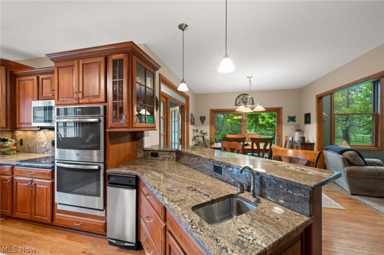 5180 Cheyney Lane, Brunswick Hills, OH - Photo 3