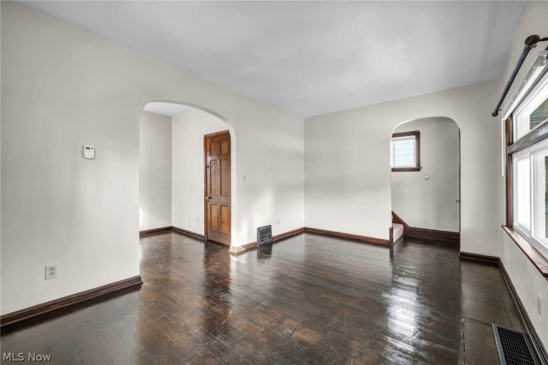 3704 52nd Street, Cleveland, OH - Photo 6