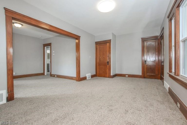 10601 Linnet Avenue, Cleveland, OH - Photo 4