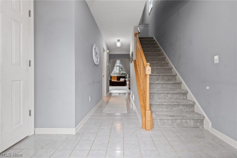 8720 Quailridge Court, Macedonia, OH - Photo 5
