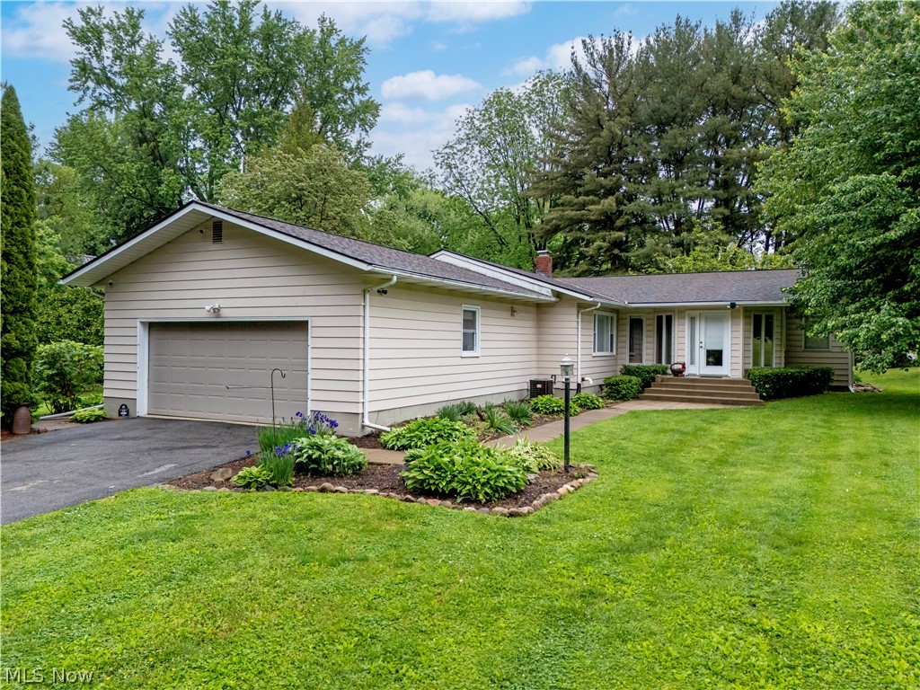 107 Youngs Terrace, Loudonville, OH