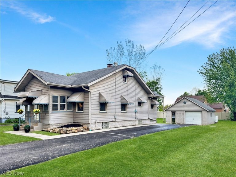 253 Salem Warren Road, North Jackson, OH - Photo 3