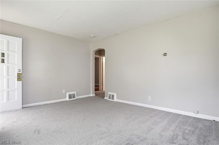 4538 Telhurst Road, South Euclid, OH - Photo 6