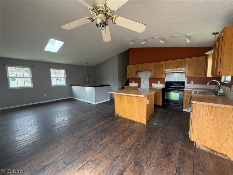 6623 Monroe Lane, North Ridgeville, OH - Photo 4