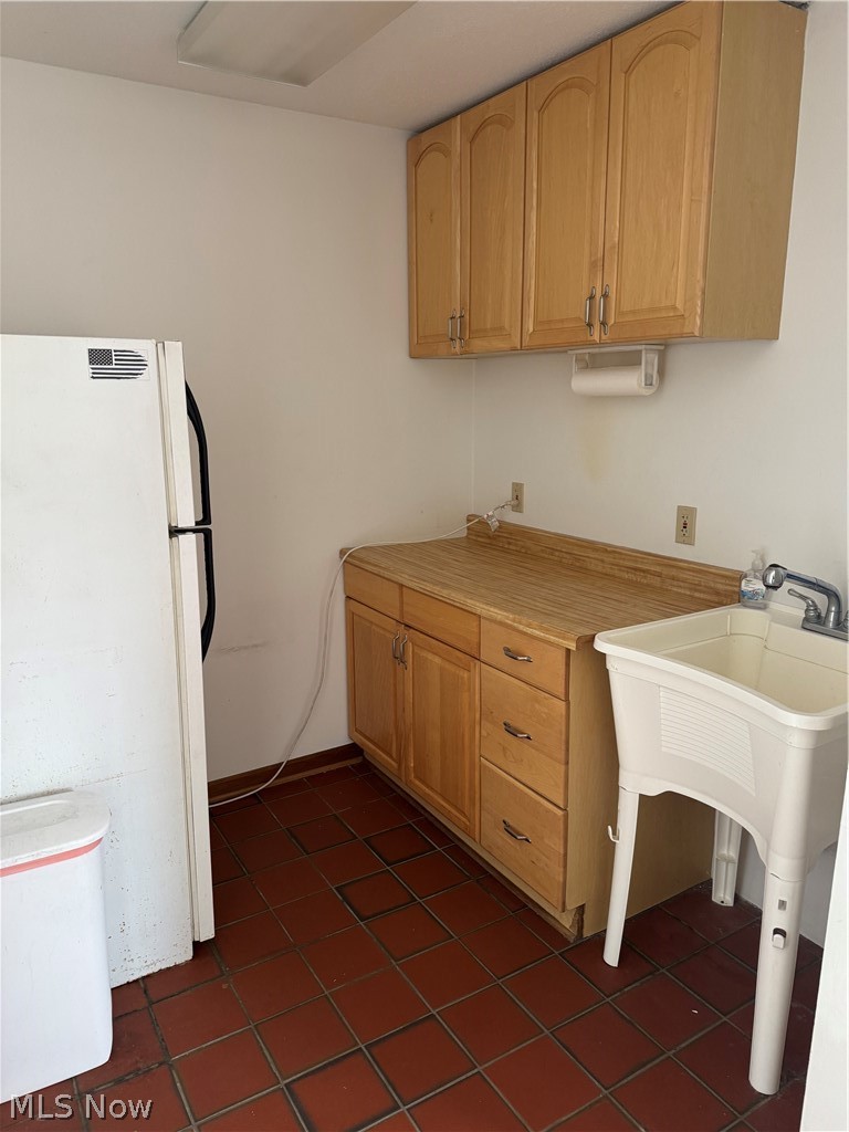 3881 Cottage Grove Road, Akron, OH - Photo 4