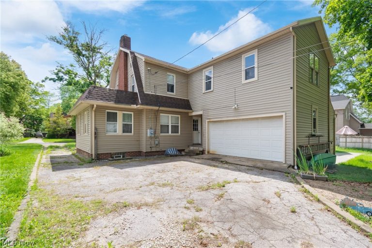 1359 Delia Avenue, Akron, OH - Photo 2