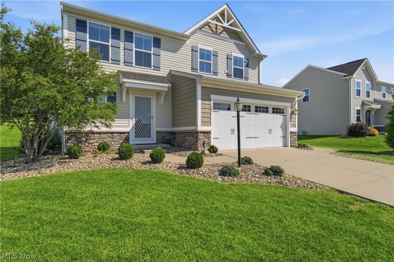 7185 Gauntlet Street, Massillon, OH - Photo 2