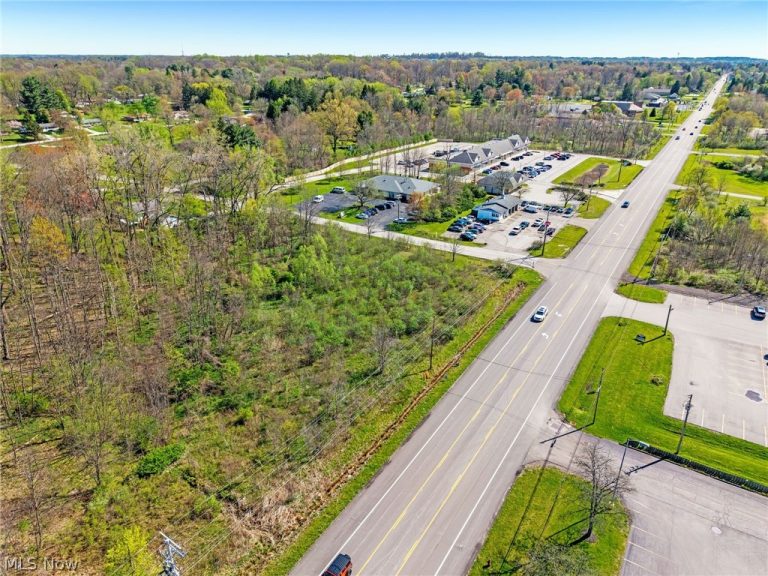 Aurora Road, Sagamore Hills, OH - Photo 2
