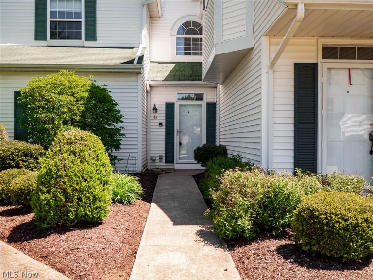 54 Vista Circle, North Olmsted, OH, 44070