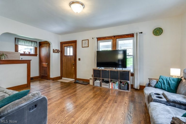 54 School Street, Millersburg, OH - Photo 6