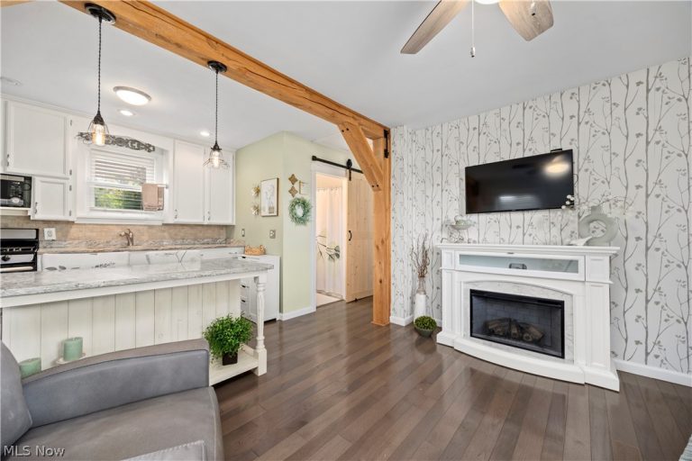 1092 Cooper Foster Park Road, Lorain, OH - Photo 8