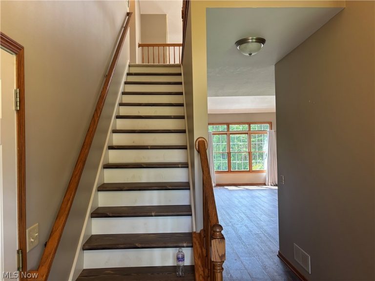 1136 Pine Bluff Drive, New Philadelphia, OH - Photo 4