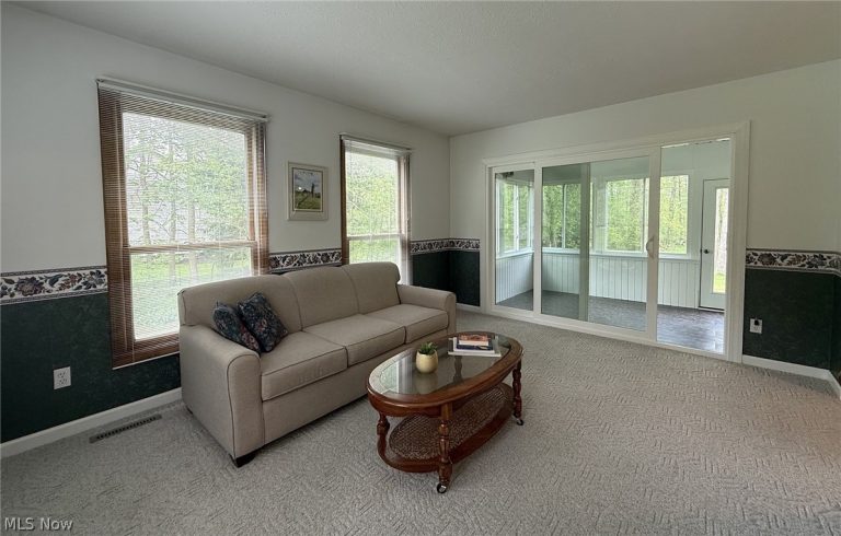 9109 Lake In The Woods Trail, Chagrin Falls, OH - Photo 4