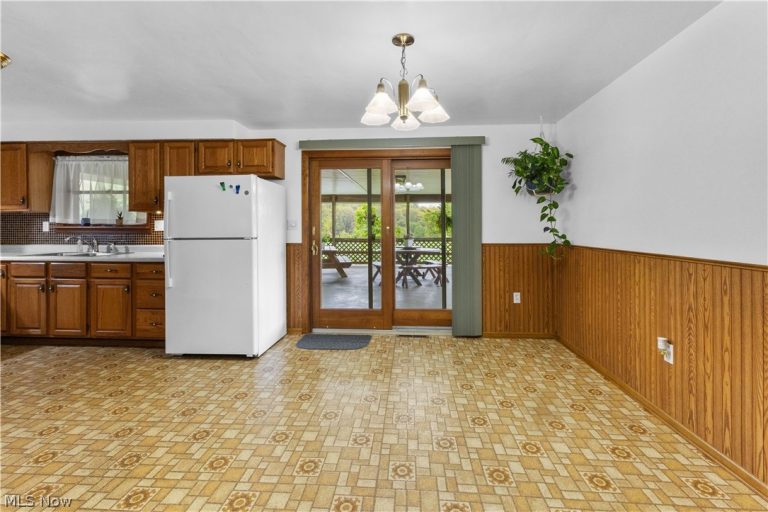 107 Laurel Drive, Weirton, WV - Photo 4