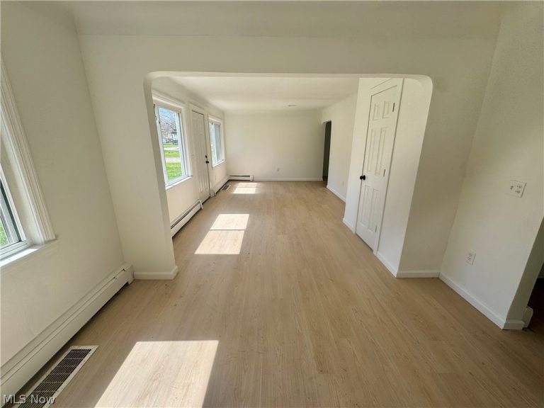 7407 Hawk Avenue, Mentor, OH - Photo 6