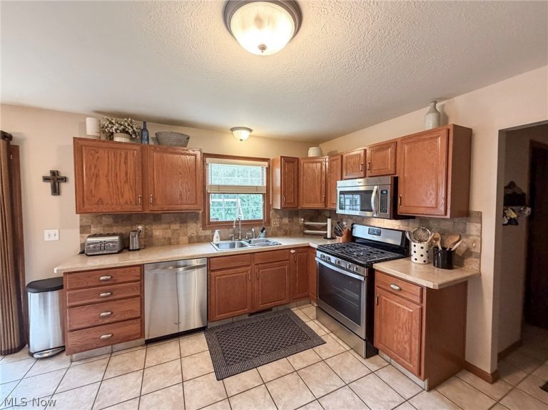 510 Deer Run Drive, Boardman, OH - Photo 4